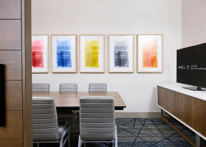 Express & Chicago West - By Ihg 2* Oak Park