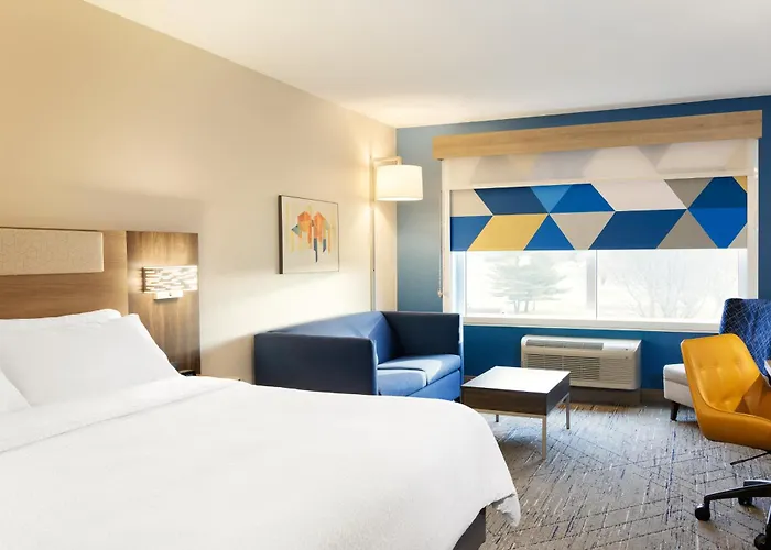 Hotel Express & Chicago West - By Ihg