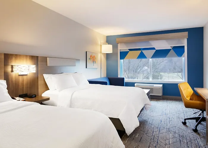Express & Chicago West - By Ihg Oak Park