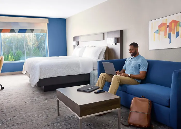 Hotel Express & Chicago West - By Ihg